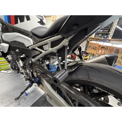 画像1: BMW　M1000R「S1000R]用　リヤスライダー