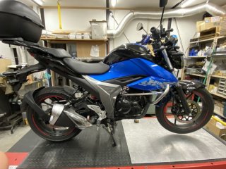 スズキgixxer150用バンパーパーツ